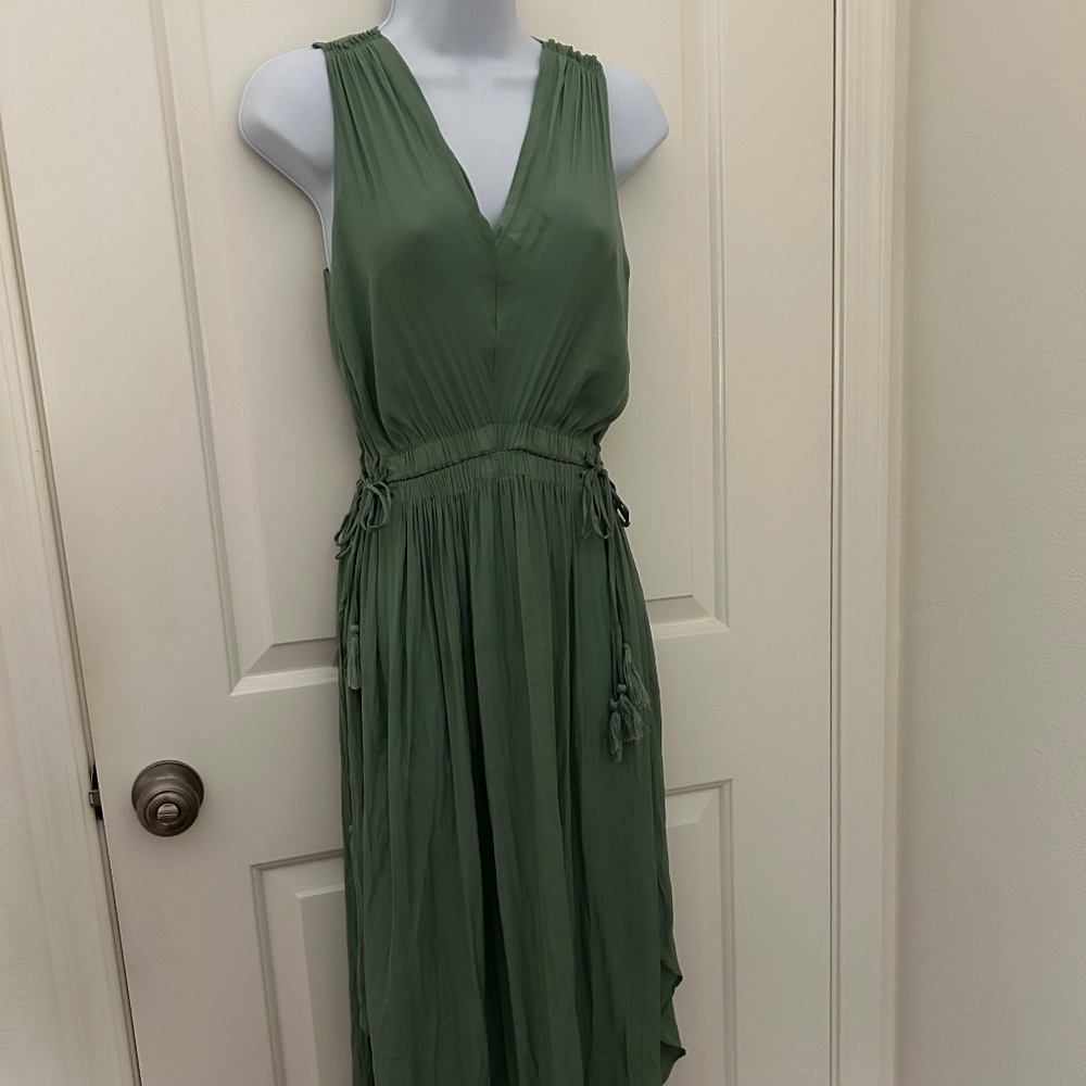 T TAHARI- Sea Green Women’s Dress - NWT -Size Small